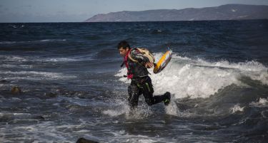 Нова трагедија со бегалците во Егејското Море-потонаа два брода – има жртви!