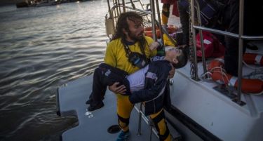 (ВИДЕО) НОВ УЖАС ВО ЕГЕЈСКОТО МОРЕ: 13 деца жртви во потонувањето на брод со имигранти