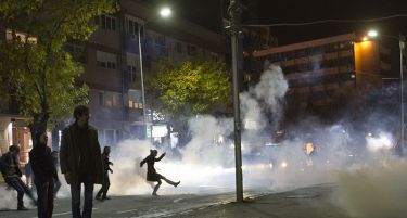 (ВИДЕО-ФОТО) Кој е виновен: Хаос во Приштина, Курти ослободен!