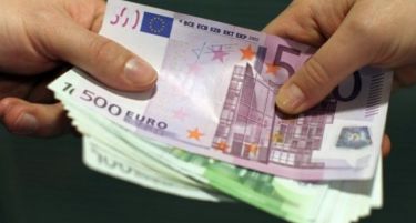 Државата во вторник ќе се задолжи 488 илјади евра, исто толку ќе врати за 10 дена!