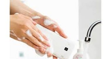 (ВИДЕО ) НОВ СМАРТФОН: Телефон што може да го пиете со сапун