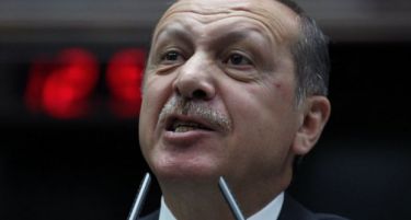 ЌЕ БИДЕТЕ ЗАКОПАНИ ВО РОВОВИТЕ КОИ СТЕ ГИ ИСКОПАЛЕ! Еве што Ердоган им порача на Курдите