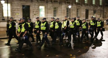 ЛОНДОН Е ПОД ПОЛИЦИСКА ОПСАДА: Полицијата патролира низ градот, сите се плашат од терористички напади!