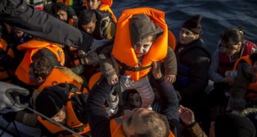 УШТЕ ЕДНА ТРАГЕДИЈА: Се удавиле осум имигранти помеѓу кои имало три деца