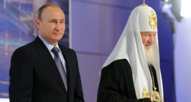 Путин раздава милиони рубљи на православни организации и лојални на власта