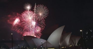 (ФОТО-ВИДЕО) ВАКОВ ОГНОМЕТ НЕМА ДА СЕ ПОВТОРИ НИКАДЕ ВО СВЕТОТ: Блескавиот Сиднеј ја дочека Новата година