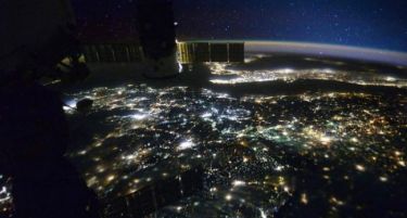 (ФОТО) ПОЗДРАВ ДО МАКЕДОНИЈА: Aстронаут на НАСА ни посака добра ноќ од вселената
