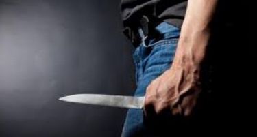 Кумановец избоден и префрлен на скопските клиники