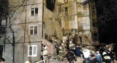 (ВИДЕО) ТРАГЕДИЈА ВО РУСИЈА: 7 мртви во експлозија на гас, тела заглавени под урнатините!