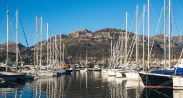 Грците ја дадоа „златната кокошка“ – доволна за 15 дена долг!