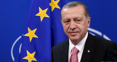 УСПЕШЕН ПАЗАР: Како Ердоган ја надигра ЕУ