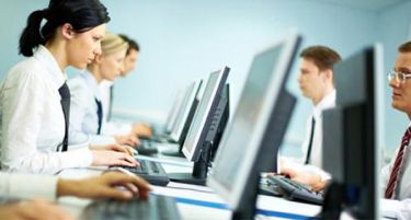 Нема веќе привилегии за фирмите кои ќе вработат млади до 29 години