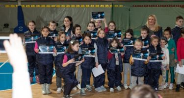 Со претстава и извежбана кореографија 35 деца ја завршија бесплатната школа за лизгање на „Еуролинк осигурување“