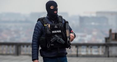 Франција има барем 100 гнезда на терористи