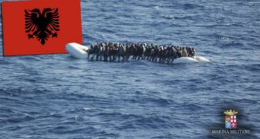 АЛБАНСКА МАФИЈА КРИУМЧАРИ БЕГАЛЦИ ПРЕКУ ЈАДРАНОТ: Со брзи чамци ги превезува до Италија!