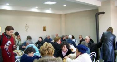 Во Македонија 3655 луѓе се хранат во народни кујни