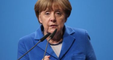 Меркел ja повика Европа да го сподели бремето со Турција