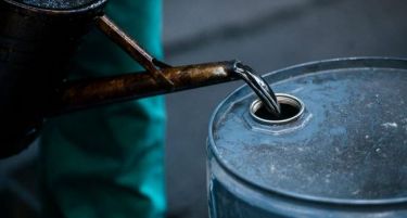Се очекува силен пад на цената на нафтата