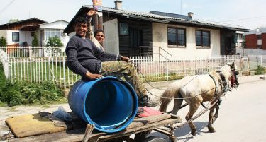 РОМИТЕ ПОСТОЈАТ САМО ПРЕД ИЗБОРИ: Македонија стана држава на две нации!