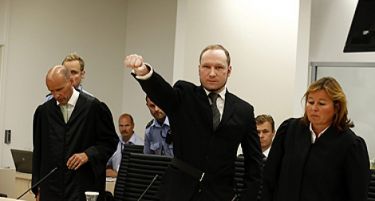 Масовниот убиец Брејвик ја тужи Норвешка за „нехуман” третман