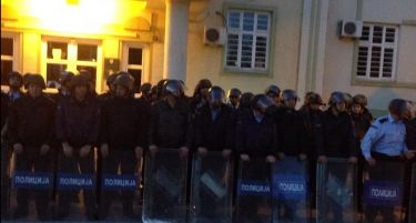 ФОТО: Антивладини протести и во Струмица и Битола