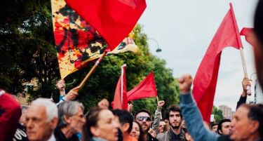 Недемократски избори ќе предизвикаат бран емиграција на младите од Македонија!