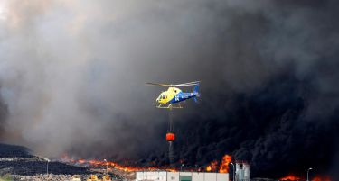 ФОТО:Голем пожар во Шпанија, 9000 луѓе ги напуштија домовите