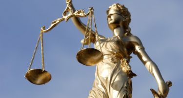 Судска администрација: Одговорна и тешка работа, а слабо платена!