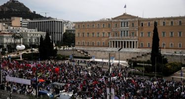 Грците на нозе против мерките за штедење