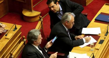 Парламентот во Грција ги изгласа реформите на пензискиот и даночниот систем