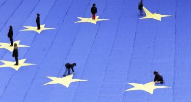 Берлин и Париз ја враќаат идејата за супер држава, а ЕУ?
