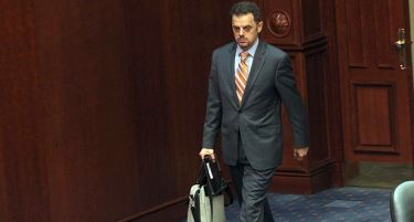 ЕВРООБВРЗНИЦА: 650 милиони причини за заминување на Ставрески?