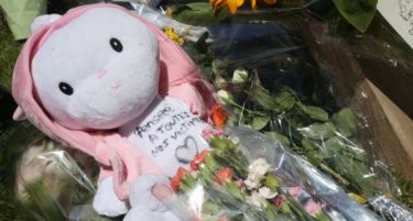 И повторно светот е со Франција – цвеќе и солзи за жртвите