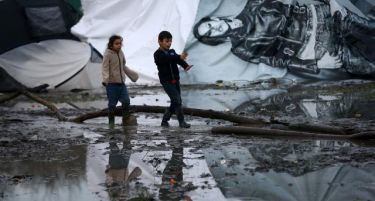 Во Суботица има над 1300 бегалци во шатори