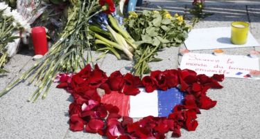 Светските лидери го осудија нападот во Ница