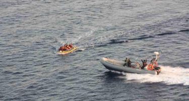 Мигранти со брод се превртеа кај Лезбос, се удави девојче
