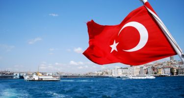Турски дипломати избегале во САД и Русија