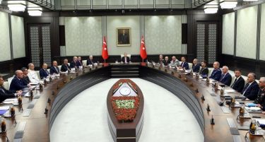 СВЕТОТ НА НОЗЕ: Ердоган најави дека ќе соопшти важна одлука после седницата на Националниот одбор