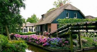 ФОТО+ВИДЕО: Холандско село во кое нема патишта…