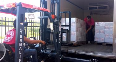 ПЕКАБЕСКО донираше млеко и конзервирана храна за настраданите во поплавите