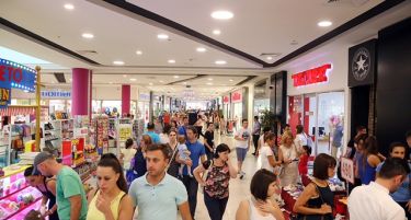 Шопинг манијата Garage sale продолжува уште два дена