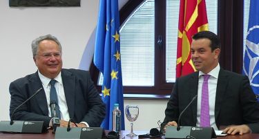 ГРЦИЈА Е КАТЕГОРИЧНА: Неопходно е да се смени уставот на Македонија