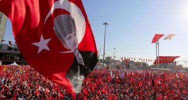 Ердоган од мегамитингот: Ќе ја одобрам смртната казна!
