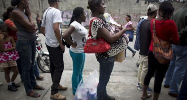 ОЧАЈНИЧКИ ПОТЕГ: Еве ви нафта, дајте ни храна