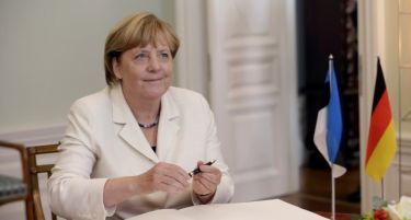 Какви шанси има Ангела Меркел да остане на власт?