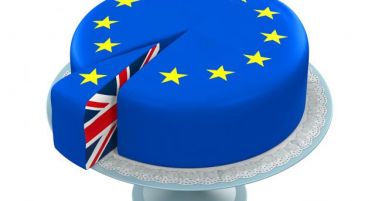 ФИЧ предупредува на ризик: Се ова е поради Брегзит …