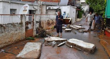 ФОТО: Вонредната состојба во Грција останува