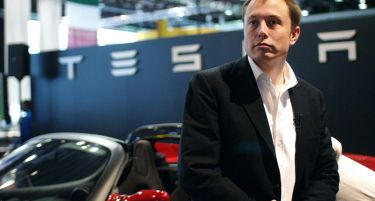 Елон Маск му се спротистави на Вол Стрит – Tesla ќе ги надмине очекувањата