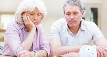 Три финасиски грешки кои ќе ве прогонуваат во пензија