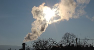 Секирарски: Дишејќи го загадениот воздух ни следуваат по седум цигари дневно